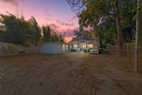 Villa ou maison à Tampa, Floride 3 chambres, 109.16 m2 № 2127397