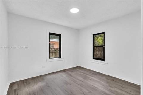 Casa en alquiler en Miami, Florida, 2 dormitorios, 123.47 m2 № 2049020 - foto 13