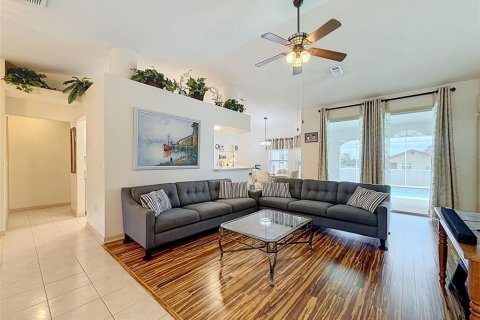 Casa en venta en Spring Hill, Florida, 3 dormitorios, 140.1 m2 № 2134334 - foto 9