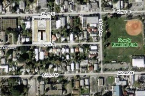 House in Hollywood, Florida 2 bedrooms, 83.89 sq.m. № 2012132 - photo 7