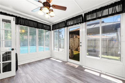 House in Pinellas Park, Florida 3 bedrooms, 150.78 sq.m. № 1900462 - photo 29
