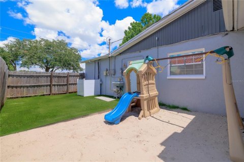 House in Pinellas Park, Florida 3 bedrooms, 150.78 sq.m. № 1900462 - photo 28