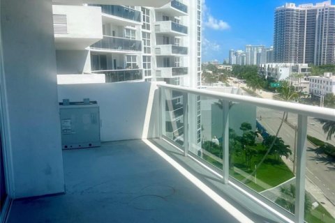 Condo in Fort Lauderdale, Florida, 2 bedrooms  № 2183705 - photo 3