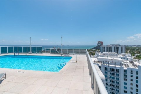Condo in Fort Lauderdale, Florida, 2 bedrooms  № 2183705 - photo 15
