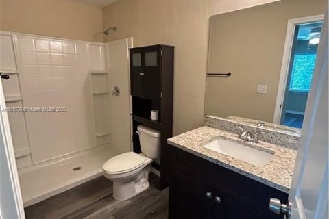 Condominio en venta en Port Charlotte, Florida, 6 dormitorios, 234.67 m2 № 1865732 - foto 17