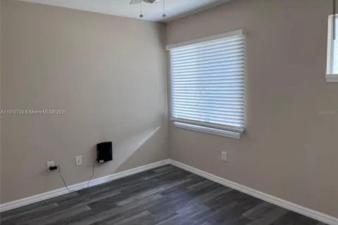 Condo in Port Charlotte, Florida, 6 bedrooms  № 1865732 - photo 10