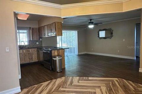 House in Sanford, Florida 3 bedrooms, 124.77 sq.m. № 2229968 - photo 14