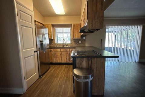 House in Sanford, Florida 3 bedrooms, 124.77 sq.m. № 2229968 - photo 24
