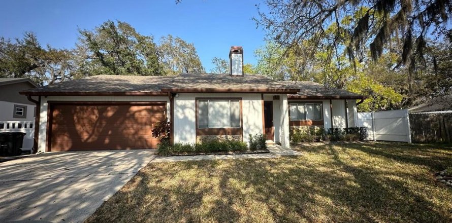 House in Sanford, Florida 3 bedrooms, 124.77 sq.m. № 2229968