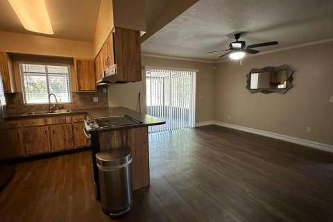 House in Sanford, Florida 3 bedrooms, 124.77 sq.m. № 2229968 - photo 23