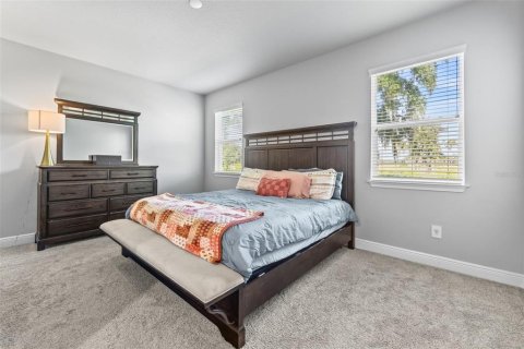 House in Wesley Chapel, Florida 4 bedrooms, 220.27 sq.m. № 2403660 - photo 14