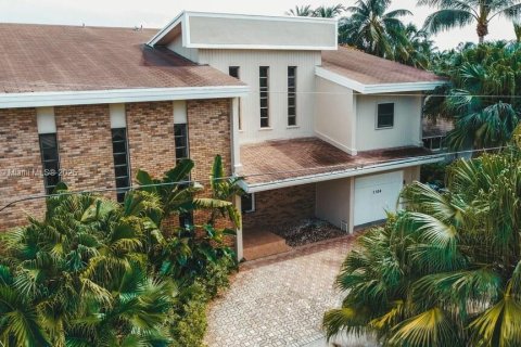 Villa ou maison à louer à Hollywood, Floride: 5 chambres, 278.71 m2 № 1930567 - photo 11