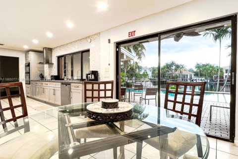 Villa ou maison à louer à Hollywood, Floride: 5 chambres, 278.71 m2 № 1930567 - photo 7