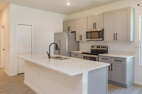 Villa ou maison à louer à Orlando, Floride: 4 chambres, 161.46 m2 № 2427582 - photo 3