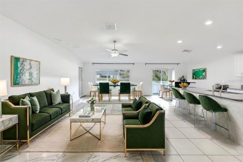 Casa en venta en Riverview, Florida, 4 dormitorios, 179.77 m2 № 1910576 - foto 4