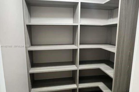 Снять в аренду кондоминиум в Форт-Лодердейл, Флорида 2 спальни, 106.28м2, № 1988235 - фото 13