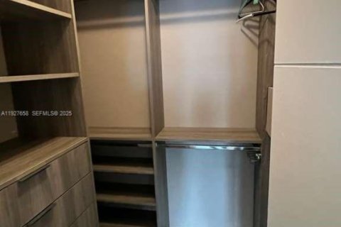 Снять в аренду кондоминиум в Форт-Лодердейл, Флорида 2 спальни, 106.28м2, № 1988235 - фото 14