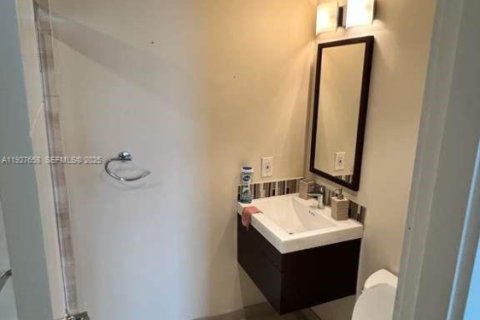 Снять в аренду кондоминиум в Форт-Лодердейл, Флорида 2 спальни, 106.28м2, № 1988235 - фото 12