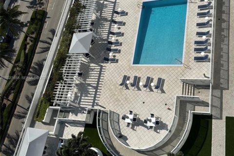 Снять в аренду кондоминиум в Форт-Лодердейл, Флорида 2 спальни, 106.28м2, № 1988235 - фото 21