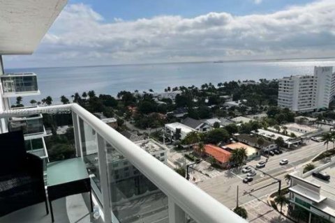 Снять в аренду кондоминиум в Форт-Лодердейл, Флорида 2 спальни, 106.28м2, № 1988235 - фото 1