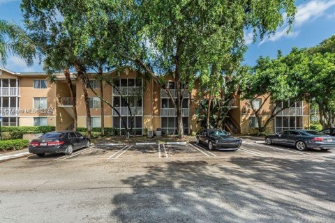 Copropriété à vendre à Pompano Beach, Floride: 1 chambre, 58.81 m2 № 2091352 - photo 2