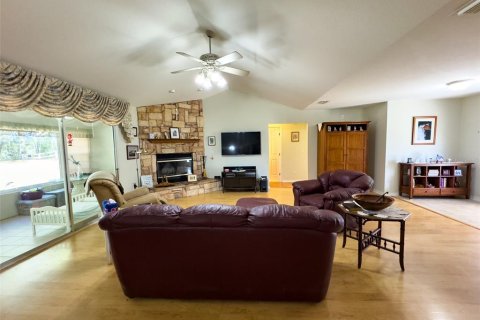 House in Keystone Heights, Florida 3 bedrooms, 197.51 sq.m. № 1634159 - photo 6