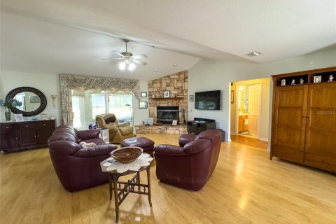 House in Keystone Heights, Florida 3 bedrooms, 197.51 sq.m. № 1634159 - photo 5