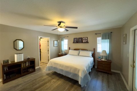 House in Keystone Heights, Florida 3 bedrooms, 197.51 sq.m. № 1634159 - photo 9