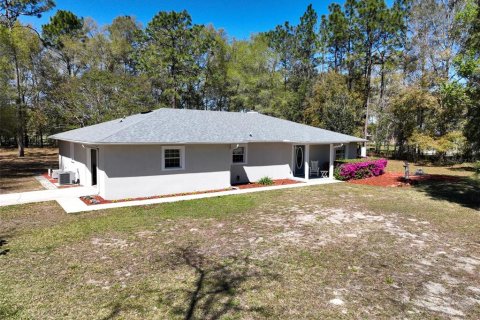 House in Keystone Heights, Florida 3 bedrooms, 197.51 sq.m. № 1634159 - photo 1
