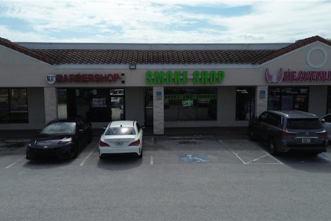 Immobilier commercial à louer à Orlando, Floride: 3271.09 m2 № 2167012 - photo 2