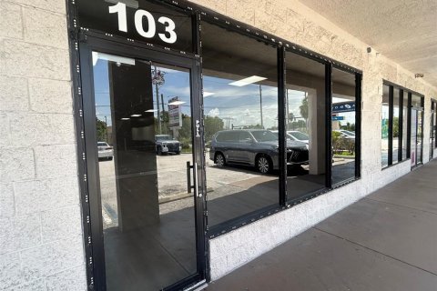 Immobilier commercial à louer à Orlando, Floride: 3271.09 m2 № 2167012 - photo 3
