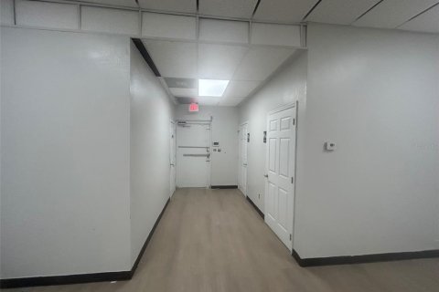 Immobilier commercial à louer à Orlando, Floride: 3271.09 m2 № 2167012 - photo 8