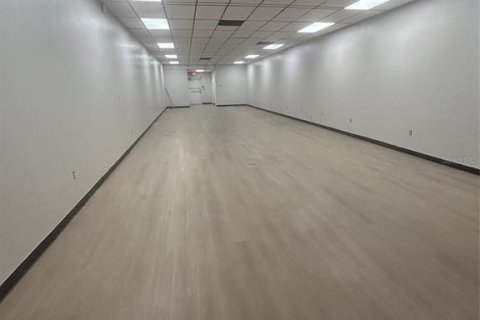 Immobilier commercial à louer à Orlando, Floride: 3271.09 m2 № 2167012 - photo 7