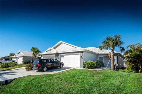 Appartement à louer à Punta Gorda, Floride: 3 chambres, 127.93 m2 № 215065 - photo 1