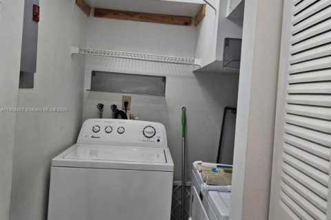 Touwnhouse à vendre à Miami, Floride: 3 chambres, 126.35 m2 № 1964584 - photo 6