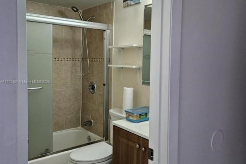 Touwnhouse à vendre à Miami, Floride: 3 chambres, 126.35 m2 № 1964584 - photo 4