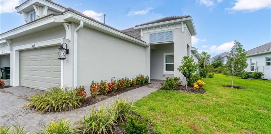 House in Venice, Florida 2 bedrooms, 141.58 sq.m. № 1855649