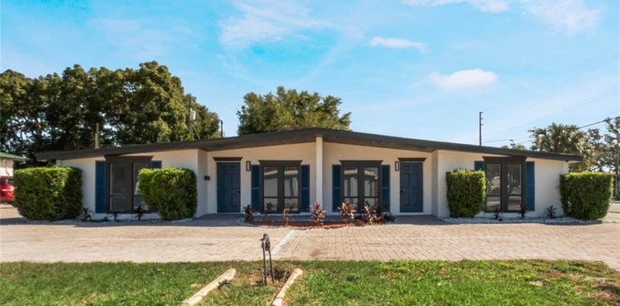 Commercial property in Winter Park, Florida 228.17 sq.m. № 1422479