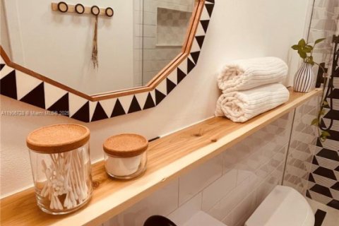 Снять в аренду коммерческую недвижимость в Майами, Флорида 1 спальня, № 1985717 - фото 7