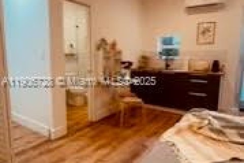 Снять в аренду коммерческую недвижимость в Майами, Флорида 1 спальня, № 1985717 - фото 8