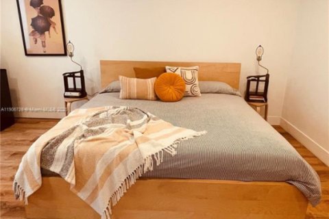 Снять в аренду коммерческую недвижимость в Майами, Флорида 1 спальня, № 1985717 - фото 1