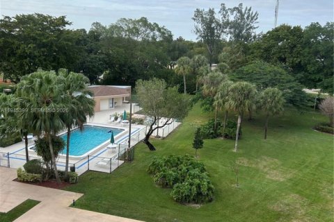 Снять в аренду кондоминиум в Пемброк-Пайнс, Флорида 2 спальни, 91.04м2, № 2002408 - фото 6