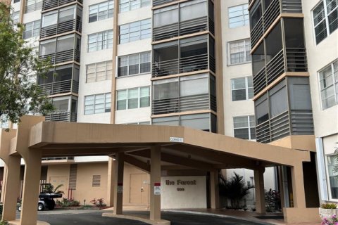 Кондоминиум с 2 спальнями в Пемброк-Пайнс, Флорида № 2002408