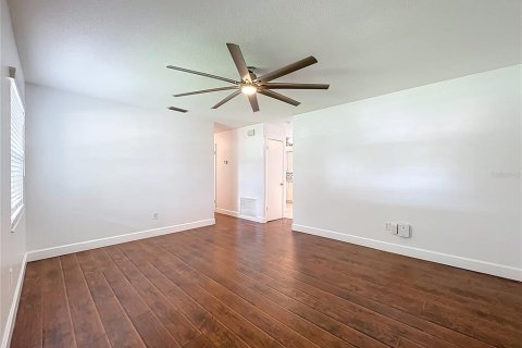 House in Mount Dora, Florida 3 bedrooms, 101.54 sq.m. № 1919586 - photo 8