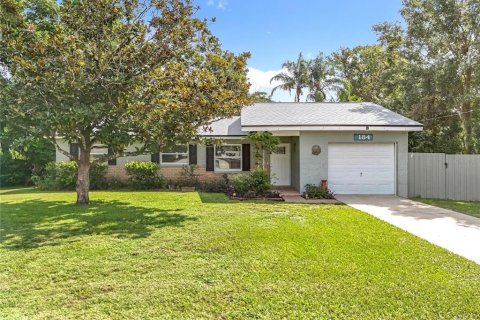 House in Mount Dora, Florida 3 bedrooms, 101.54 sq.m. № 1919586 - photo 1