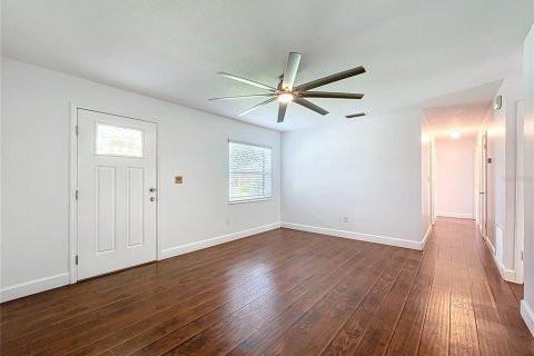 House in Mount Dora, Florida 3 bedrooms, 101.54 sq.m. № 1919586 - photo 10
