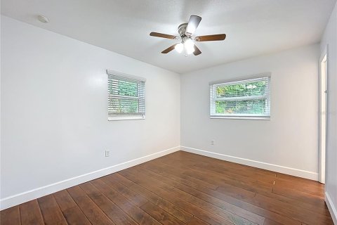 House in Mount Dora, Florida 3 bedrooms, 101.54 sq.m. № 1919586 - photo 23
