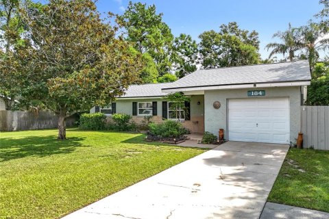 House in Mount Dora, Florida 3 bedrooms, 101.54 sq.m. № 1919586 - photo 2