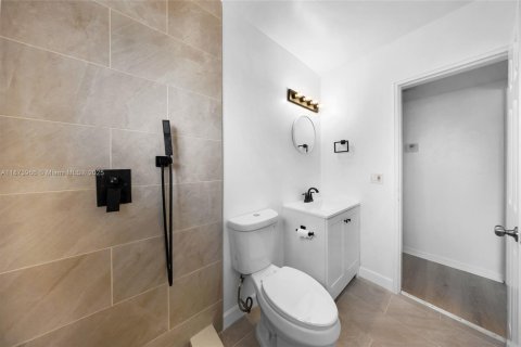 Купить кондоминиум в Бей-Харбор-Айлендс, Флорида 1 спальня, 73.3м2, № 1923155 - фото 24