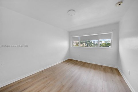 Купить кондоминиум в Бей-Харбор-Айлендс, Флорида 1 спальня, 73.3м2, № 1923155 - фото 19